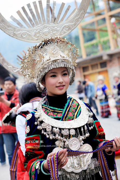 <font color='#FF0000'>黃果樹大瀑布、西江千戶苗寨；花溪濕地公園、</font>