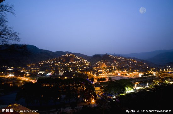 <font color='#FF0000'>貴州鎮(zhèn)遠古城青龍洞、西江千戶苗寨、荔波大小</font>