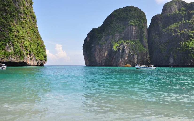 曼谷、普吉島、清邁8晚9日**1晚國際5星艾美酒店