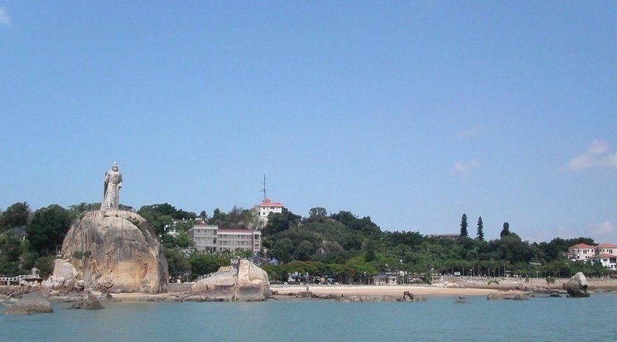 武夷山、廈門鼓浪嶼、客家土樓雙飛6日**純玩8人