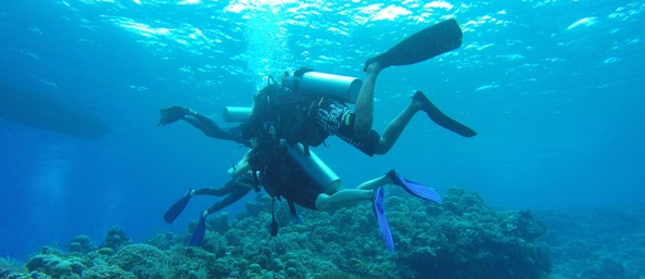 美娜多4晚5天**升級(jí)2晚豪華酒店**海底斷崖浮潛