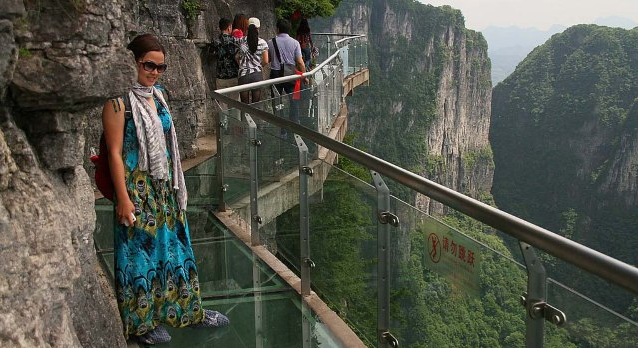 張家界、鳳凰古城、天門山玻璃棧道雙臥6天